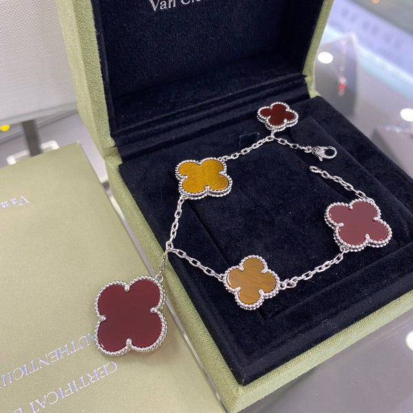 ˇシャイニージュエリーˇクローバー 5モチーフ カーネリアン タイガーアイ ブレスレット