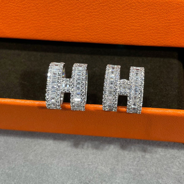 輝くジュエリー シルバーダイヤモンド付きHスタッドピアス